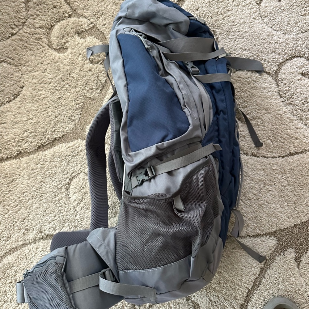 Like New Kelty Coyote 4750 Air Suspension Internal Frame Backpack, Used Once. - Picture 3 of 9